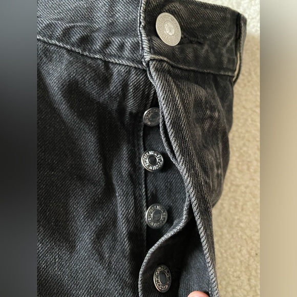 Levi’s high-waisted 501 denim shorts size 32 black - Picture 8 of 9